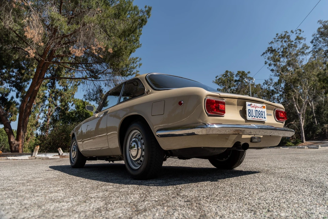 1969 Alfa Romeo 1750 GT Veloce - Image 10 of 31