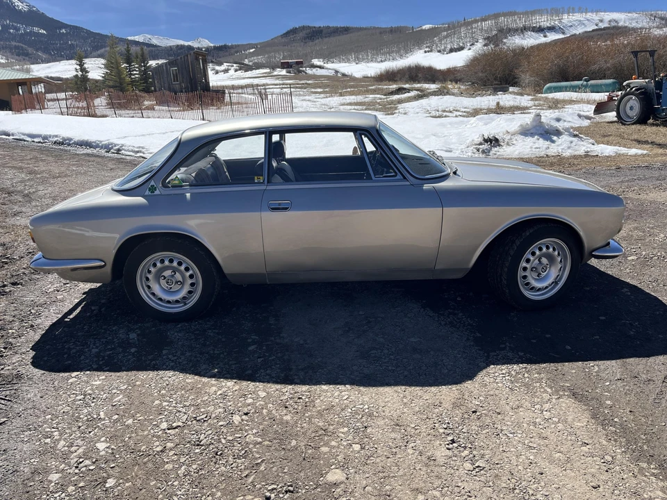 1969 Alfa Romeo 1750 GT Veloce - Image 13 of 31