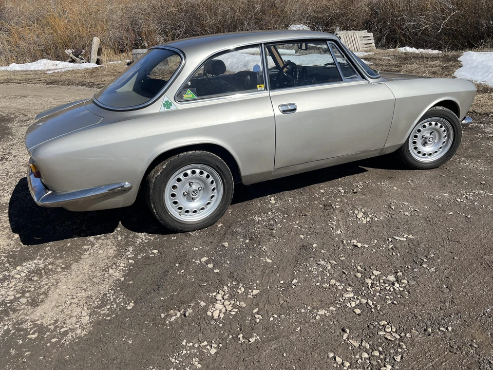 1969 Alfa Romeo 1750 GT Veloce - Image 14 of 31