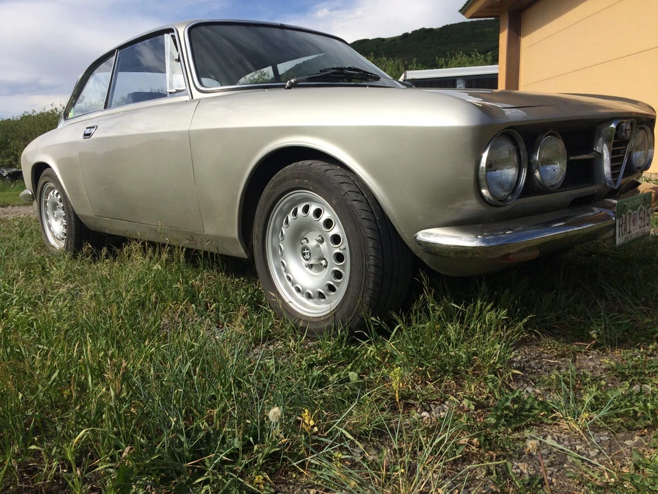 1969 Alfa Romeo 1750 GT Veloce - Image 30 of 31