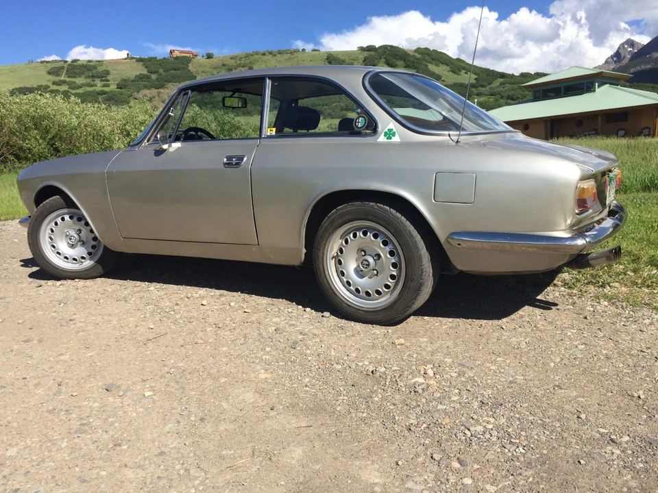 1969 Alfa Romeo 1750 GT Veloce - Image 26 of 31