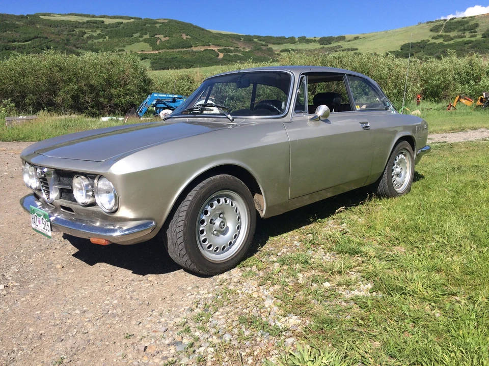 1969 Alfa Romeo 1750 GT Veloce - Image 25 of 31