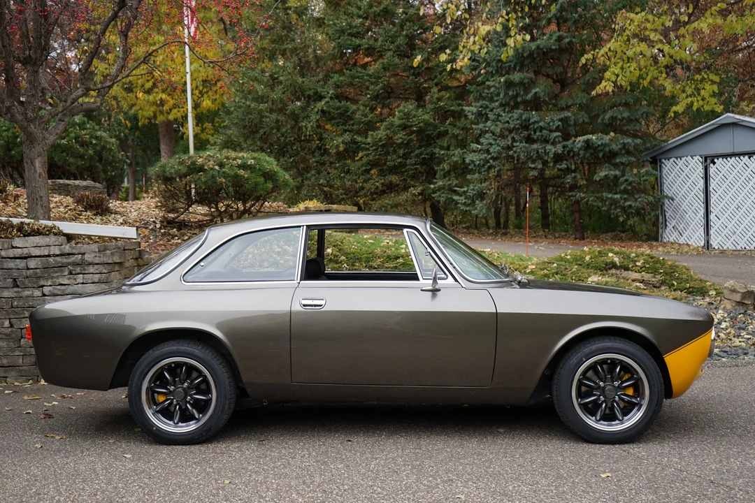 1969 Alfa Romeo Giulia Sprint GT Veloce - Image 6 of 31