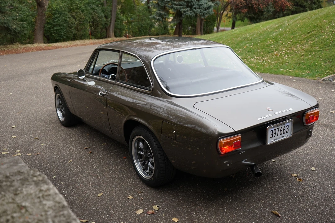 1969 Alfa Romeo Giulia Sprint GT Veloce - Image 28 of 31