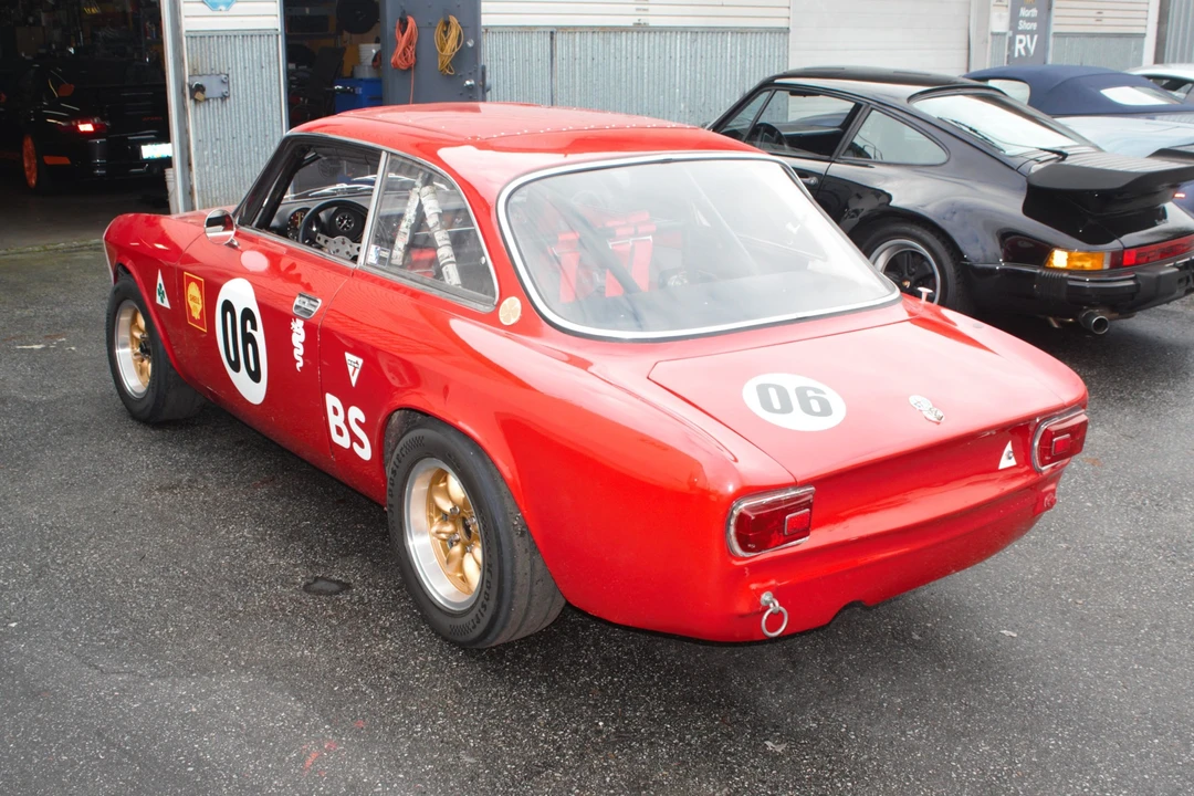1969 Alfa Romeo 1750 GT Veloce - Image 13 of 31