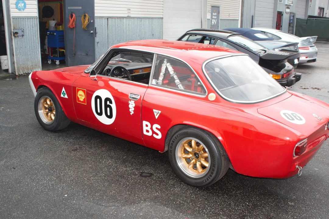 1969 Alfa Romeo 1750 GT Veloce - Image 15 of 31