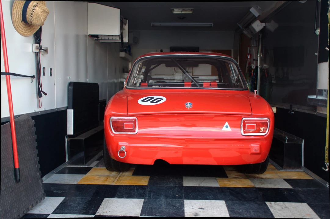 1969 Alfa Romeo 1750 GT Veloce - Image 12 of 31