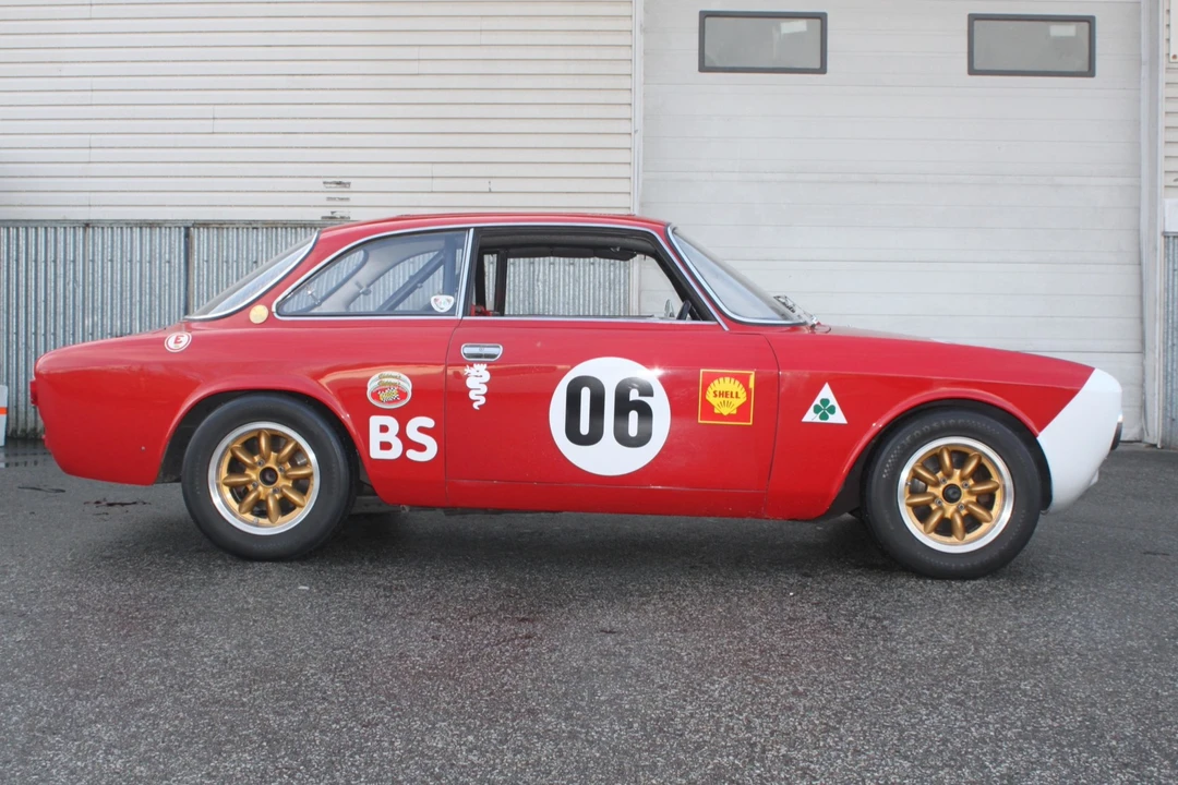1969 Alfa Romeo 1750 GT Veloce - Image 8 of 31