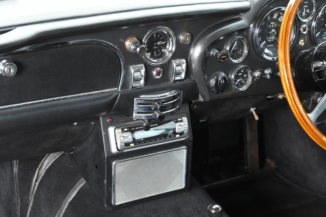 1969 Aston Martin DB6 - Image 8 of 31