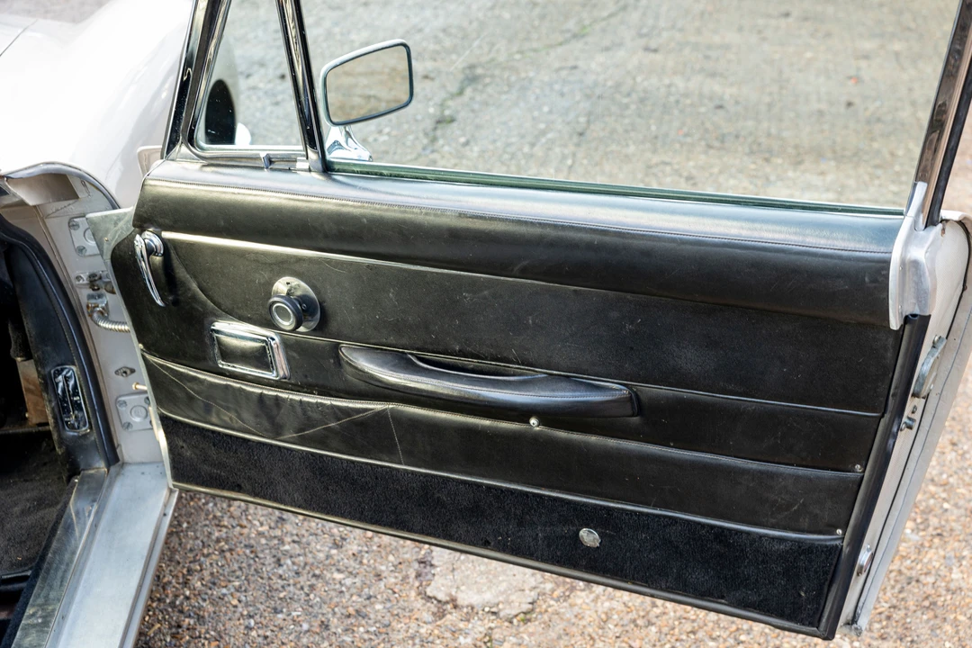 1969 Aston Martin DB6 - Image 26 of 31
