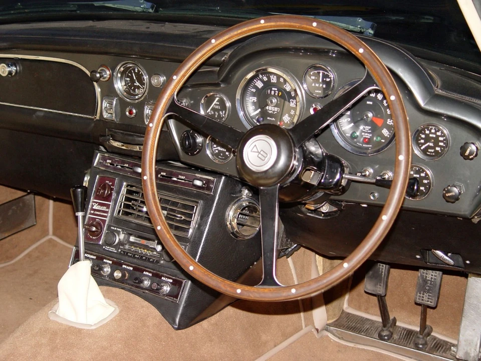 1969 Aston Martin DB6 Vantage - Image 2 of 5