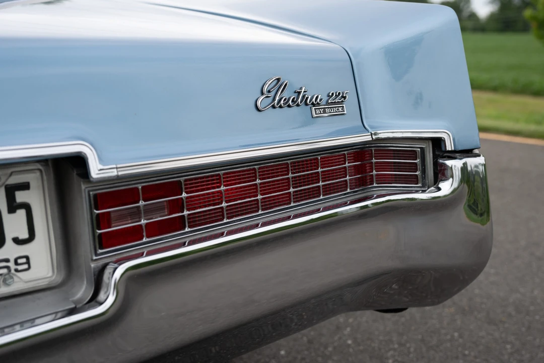 1969 Buick Electra - Image 28 of 31