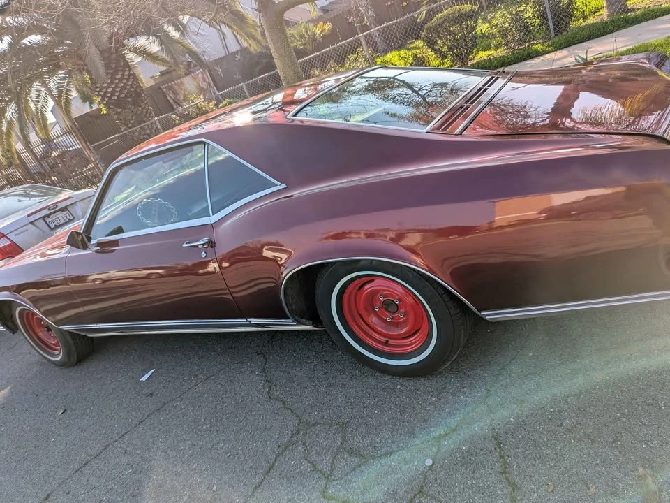1969 Buick Riviera 2nd Gen - Image 2 of 3