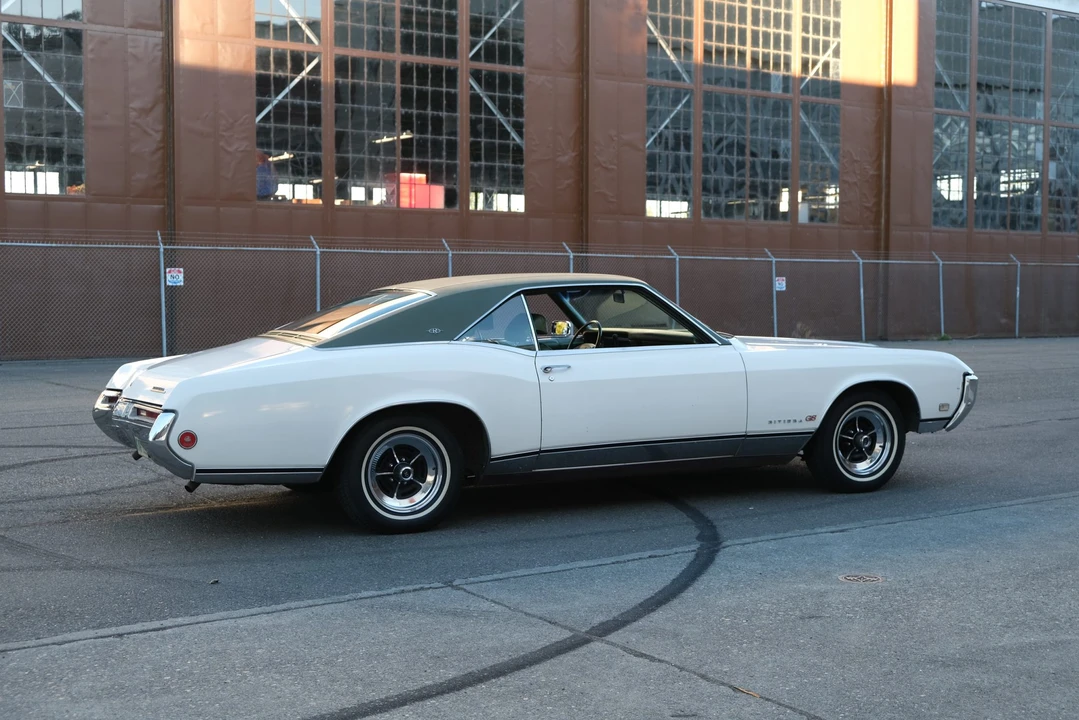 1969 Buick Riviera 2nd Gen - Image 16 of 31