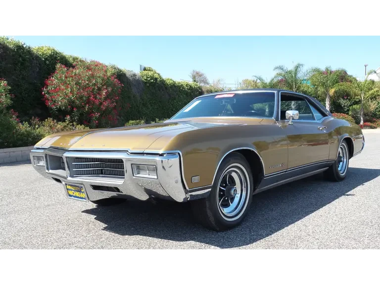 1969 Buick Riviera 2nd Gen - Image 2 of 2