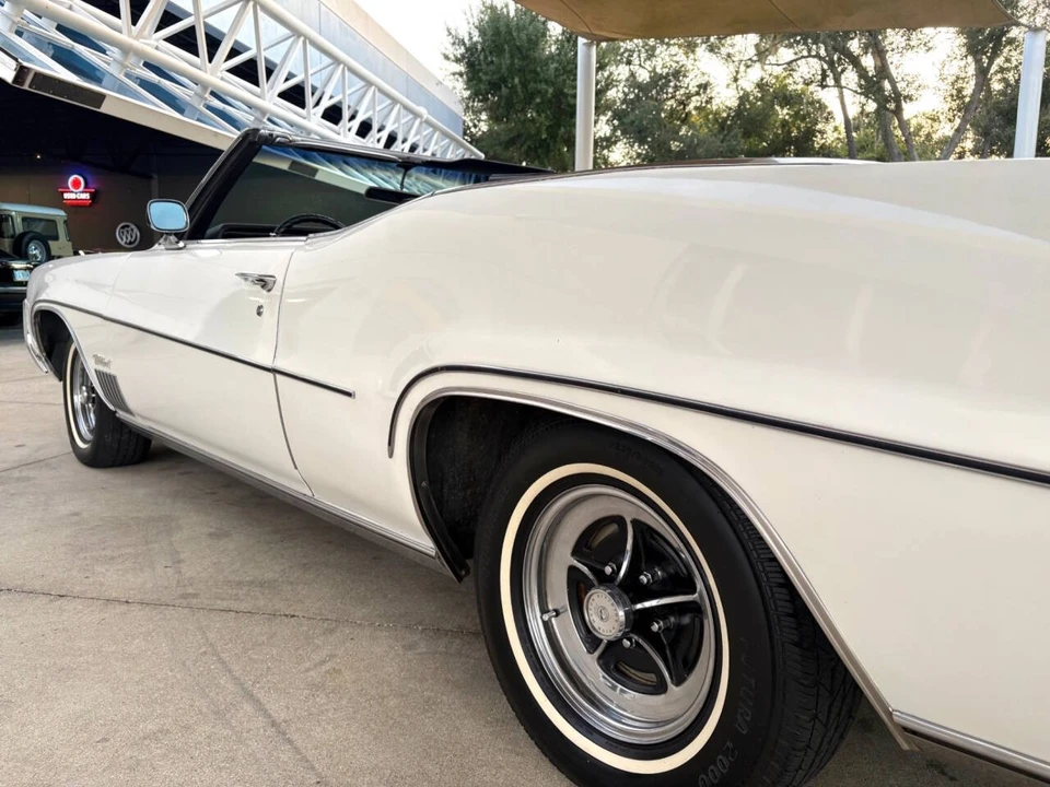 1969 Buick Wildcat - Image 14 of 31