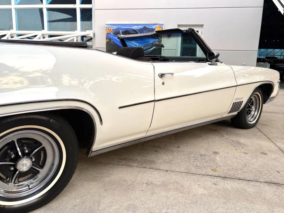 1969 Buick Wildcat - Image 17 of 31