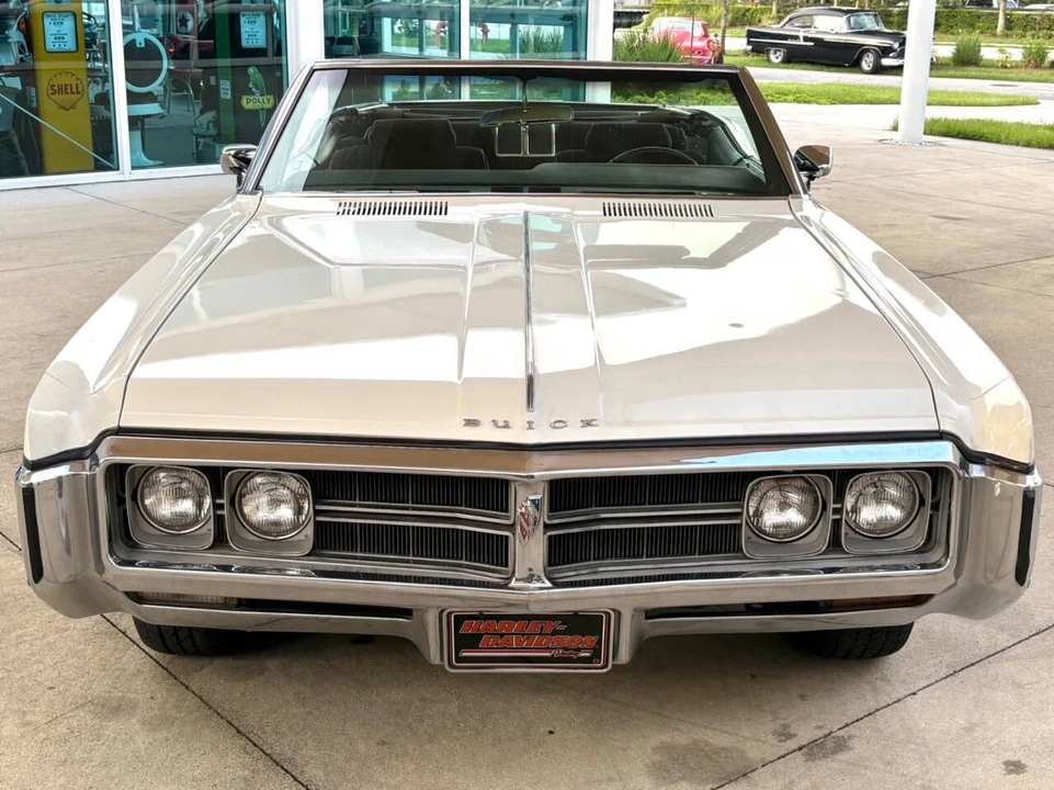 1969 Buick Wildcat - Image 3 of 31