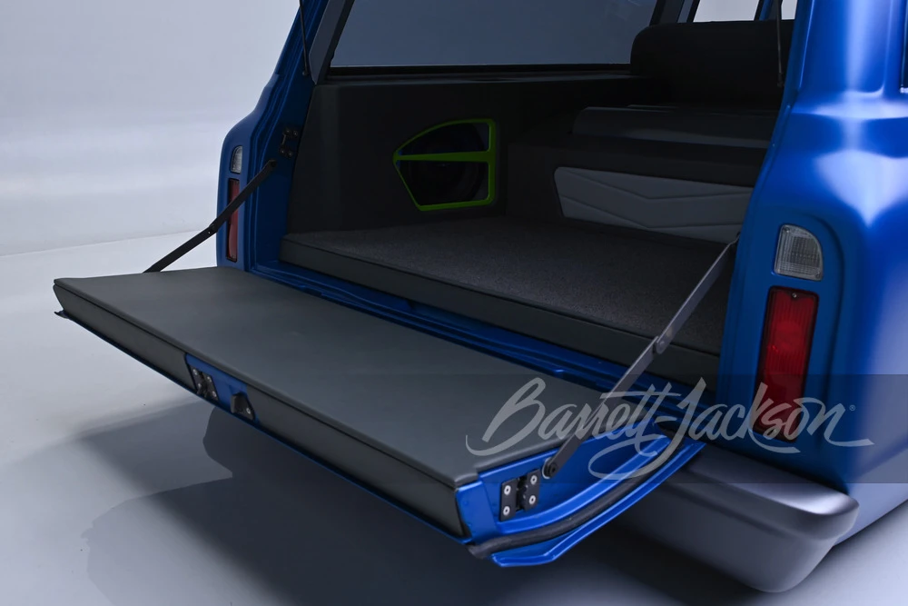1969 Chevrolet Suburban 6th Gen - Image 25 of 31