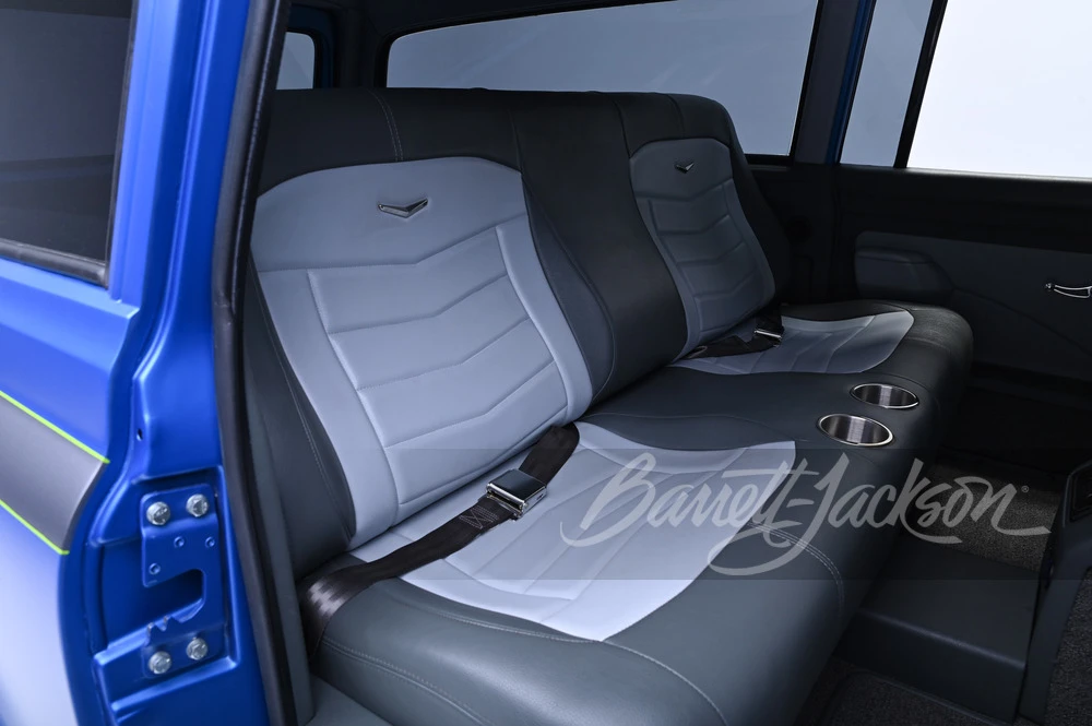 1969 Chevrolet Suburban 6th Gen - Image 19 of 31