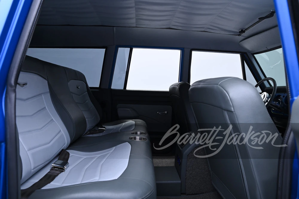 1969 Chevrolet Suburban 6th Gen - Image 17 of 31