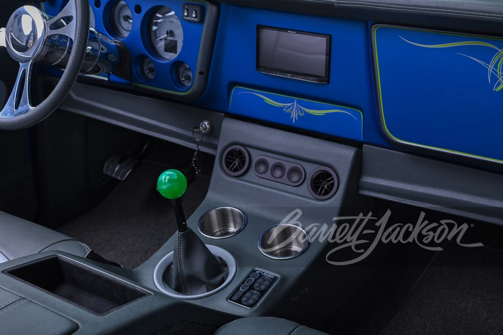 1969 Chevrolet Suburban 6th Gen - Image 22 of 31
