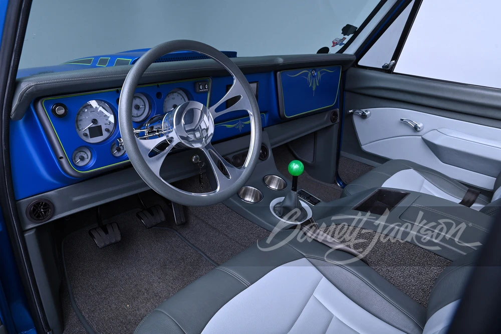 1969 Chevrolet Suburban 6th Gen - Image 11 of 31