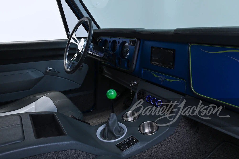 1969 Chevrolet Suburban 6th Gen - Image 18 of 31