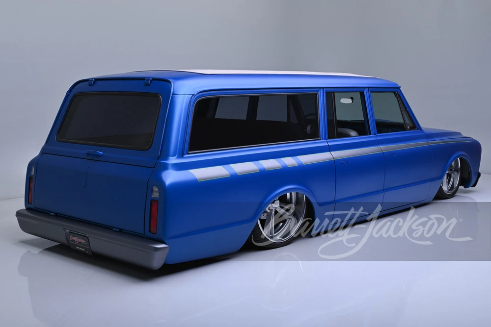 1969 Chevrolet Suburban 6th Gen - Image 2 of 31