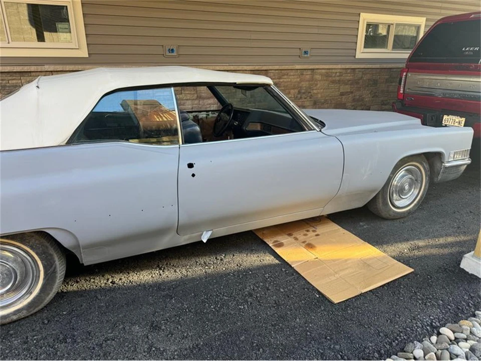 1969 Cadillac DeVille 3rd Gen - Image 17 of 31
