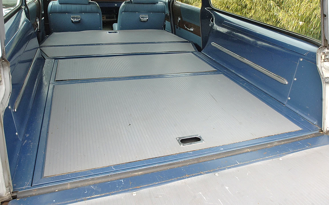 1969 Checker - Image 17 of 31