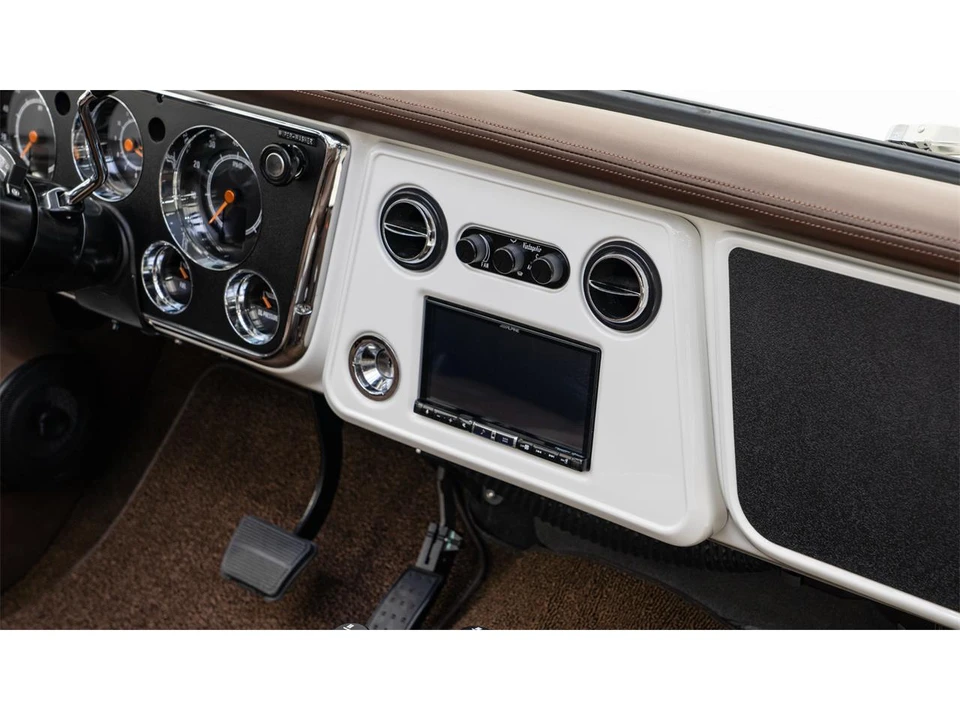 1969 Chevrolet K5 Blazer 1st Gen - Image 22 of 31