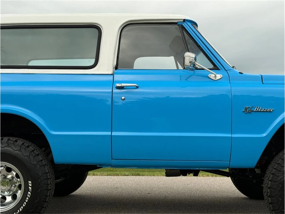 1969 Chevrolet K5 Blazer 1st Gen - Image 29 of 31