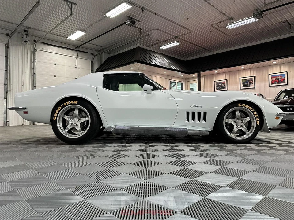 1969 Chevrolet Corvette C3 - Image 17 of 31