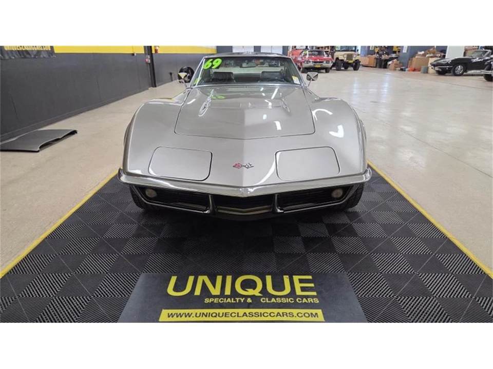 1969 Chevrolet Corvette C3 - Image 2 of 31