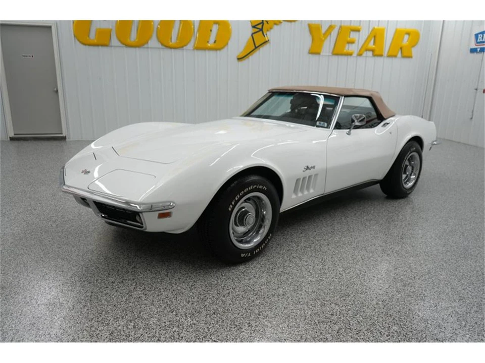1969 Chevrolet Corvette C3 - Image 2 of 31