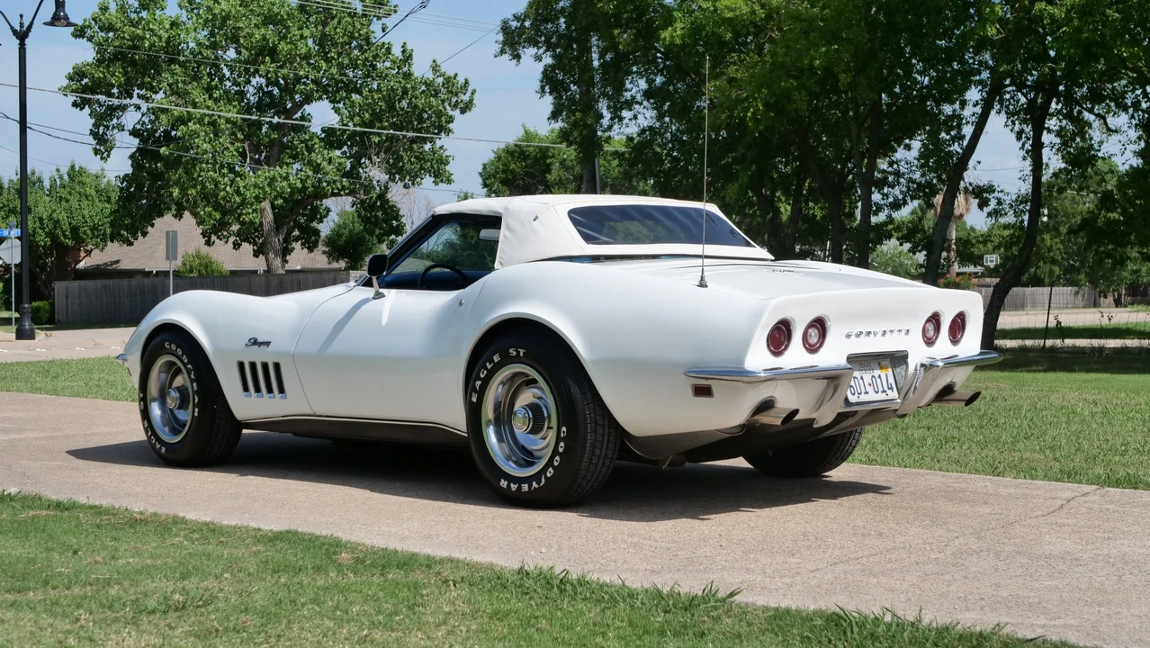 1969 Chevrolet Corvette C3 - Image 17 of 31