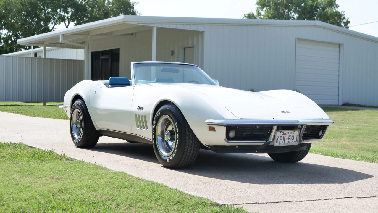 1969 Chevrolet Corvette C3 - Image 2 of 31