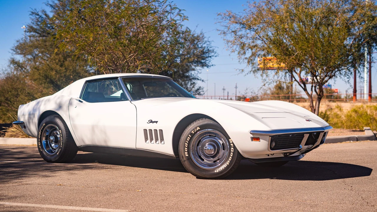 1969 Chevrolet Corvette C3 - Image 2 of 31