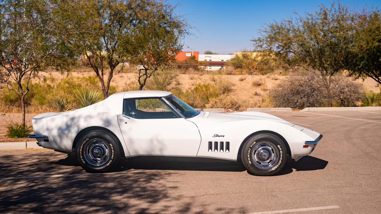 1969 Chevrolet Corvette C3 - Image 15 of 31