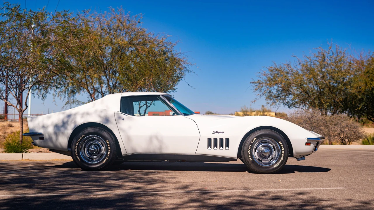 1969 Chevrolet Corvette C3 - Image 14 of 31