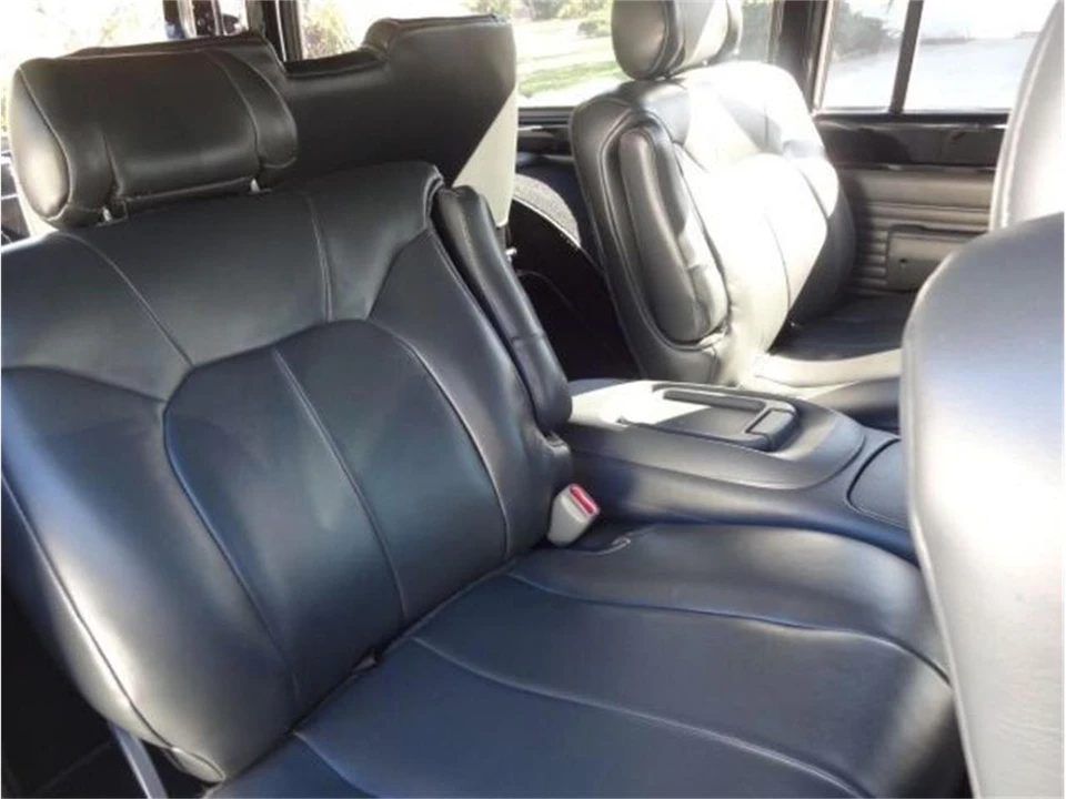 1969 Chevrolet Suburban 6th Gen - Image 10 of 27
