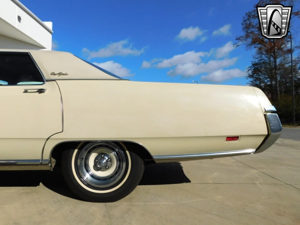 1969 Chrysler New Yorker - Image 9 of 12