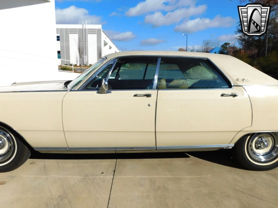 1969 Chrysler New Yorker - Image 8 of 12