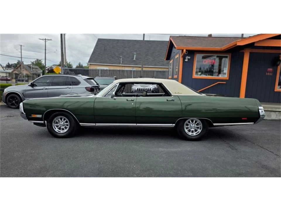 1969 Chrysler New Yorker - Image 2 of 24