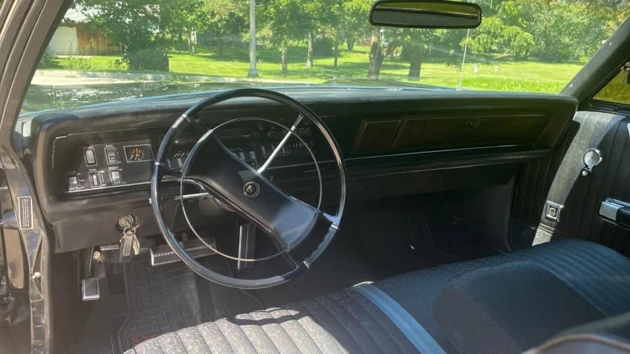 1969 Chrysler New Yorker - Image 7 of 28