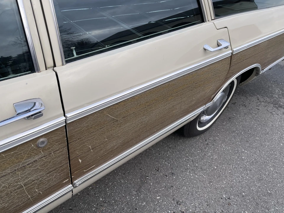 1969 Chrysler Town & Country - Image 15 of 31