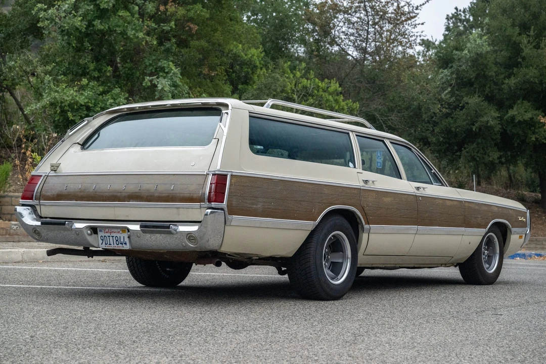 1969 Chrysler Town & Country - Image 8 of 31