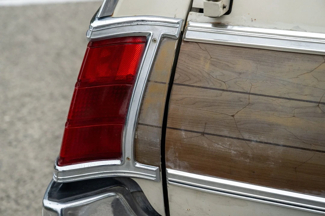 1969 Chrysler Town & Country - Image 18 of 31