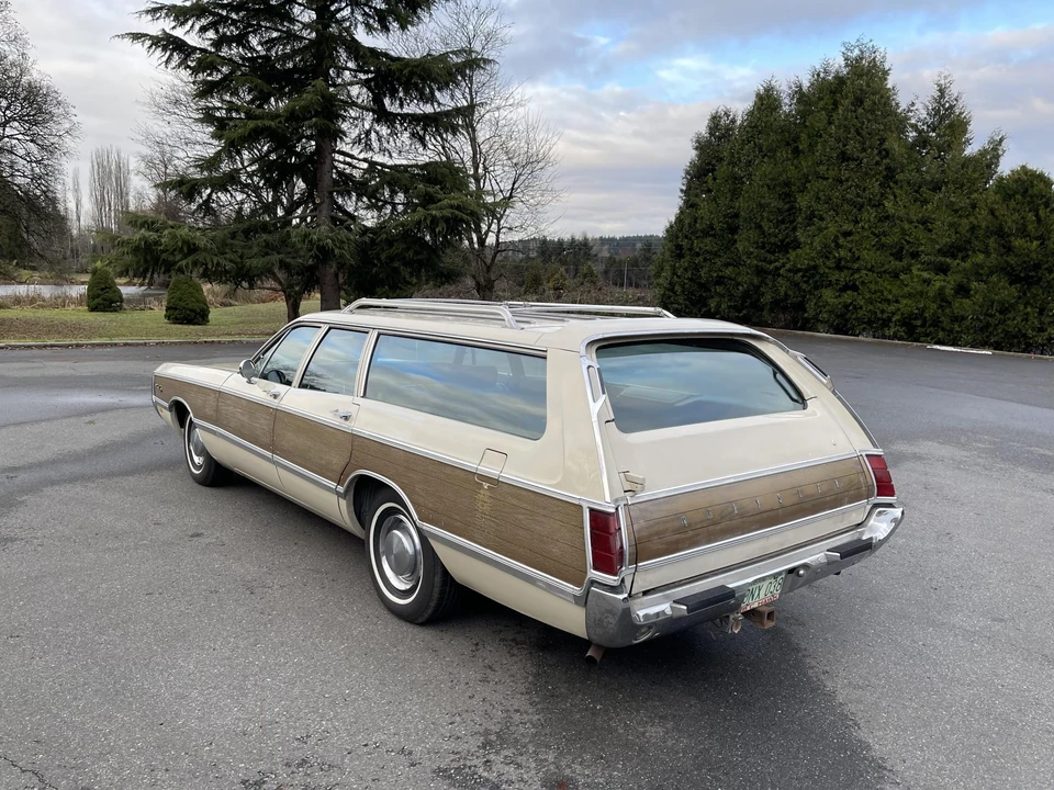 1969 Chrysler Town & Country - Image 6 of 31